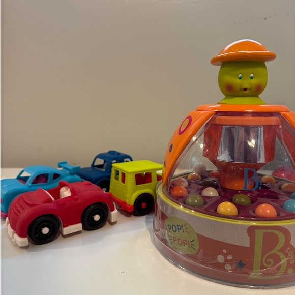 B. Toys Bundle - Picture 1 of 5